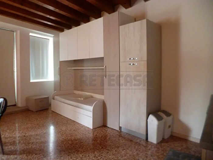 Appartamento monolocale in affitto in Piazza Italia, Montebello Vicentino