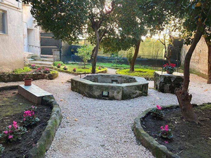 Appartamento trilocale in affitto in Vico della Neve, Stella Materdei, Napoli