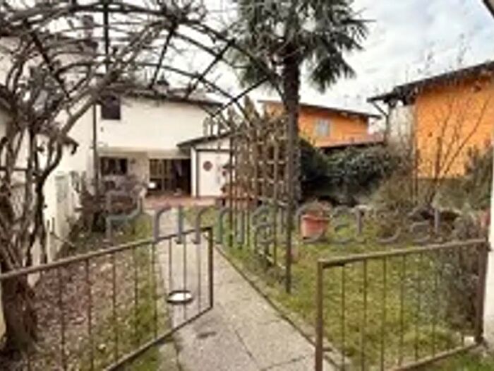 Appartamento con 6 locali in vendita in Via Fossa Donne, Mira