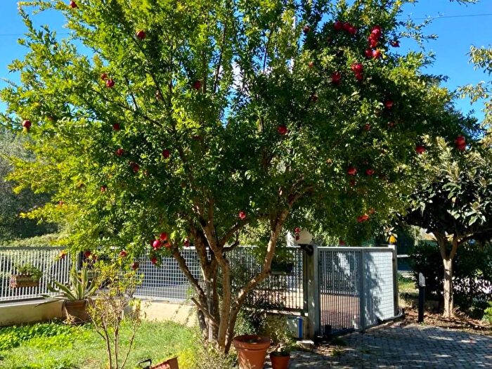 Appartamento con 6 locali in vendita in Celletta Santa Veneranda, Pesaro