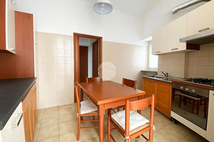 Appartamento trilocale in vendita in Via Genova, La Spezia