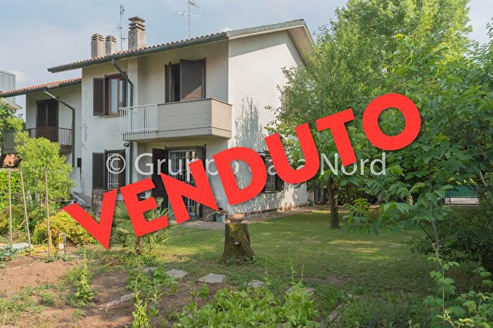 Casa con 5 locali in vendita in Cernusco Sul Naviglio