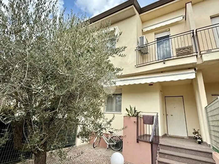 Casa con 5 locali in vendita in Via Roma, San Giovanni In Marignano