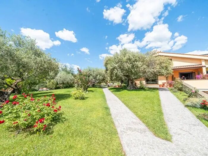 Casa con 6 locali in vendita in Via Macchia dello Sterparo, Frascati