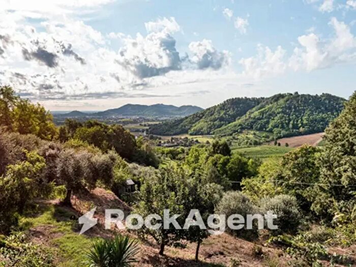 Casa con 6 locali in vendita in Via Chiesa Tramonte, Teolo