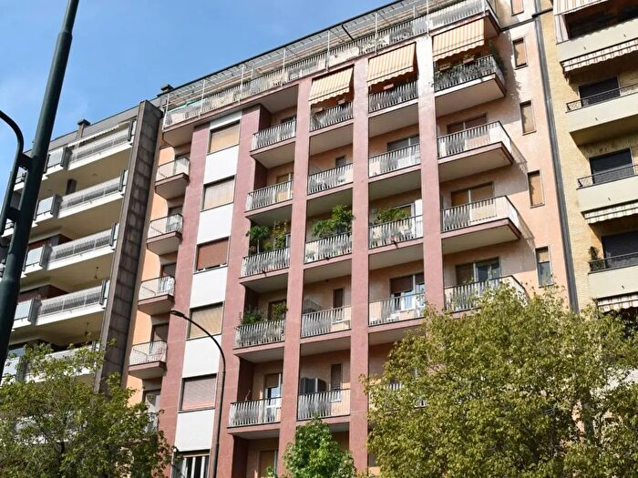 Appartamento trilocale in affitto in Via Ventimiglia, Torino