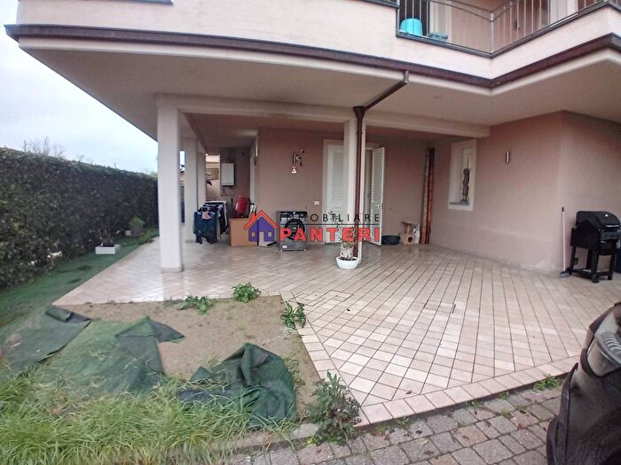 Appartamento quadrilocale in affitto in Strada Comunale del Canneto, Chiesina Uzzanese