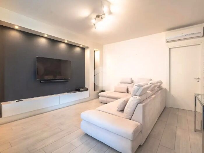 Appartamento con 5 locali in vendita in Via Romolo Nicolis, San Martino Buon Albergo