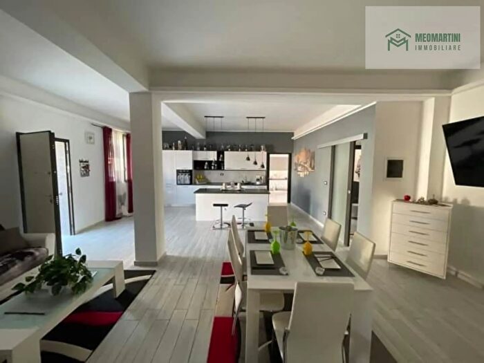 Casa quadrilocale in affitto in Avola