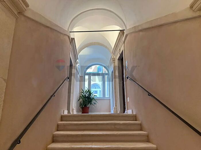 Appartamento con 5 locali in vendita in Via Pretatti, LAquila