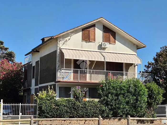 Casa con 6 locali in vendita in Via dei Vascelli, Tarquinia