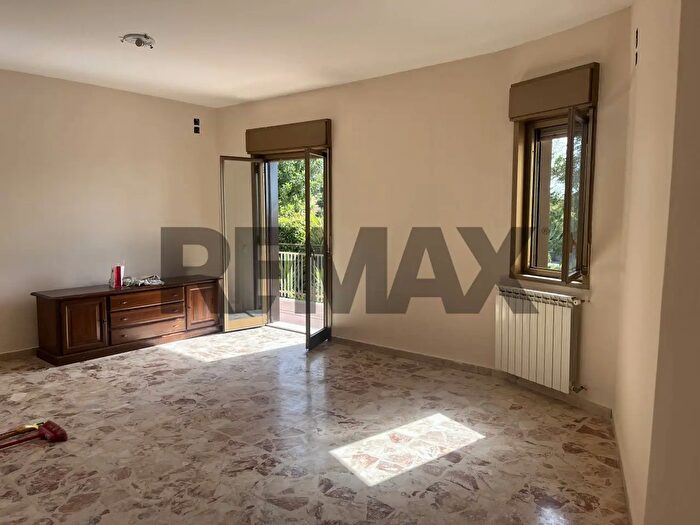 Appartamento con 5 locali in affitto in Via San Gregorio, Sant'Agata Li Battiati