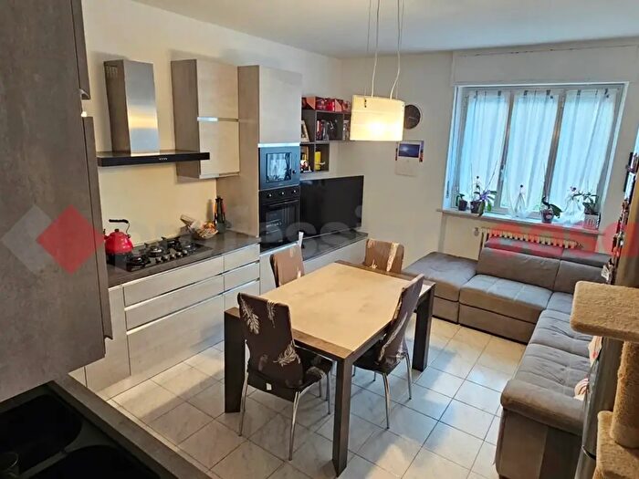 Appartamento quadrilocale in vendita in Via della Repubblica, Pinerolo