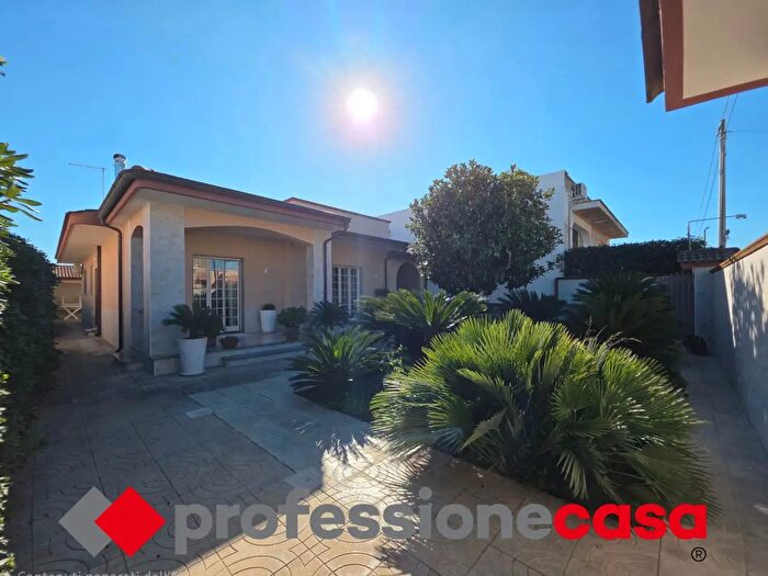 Casa trilocale in vendita in Via Boccaccio, Taranto