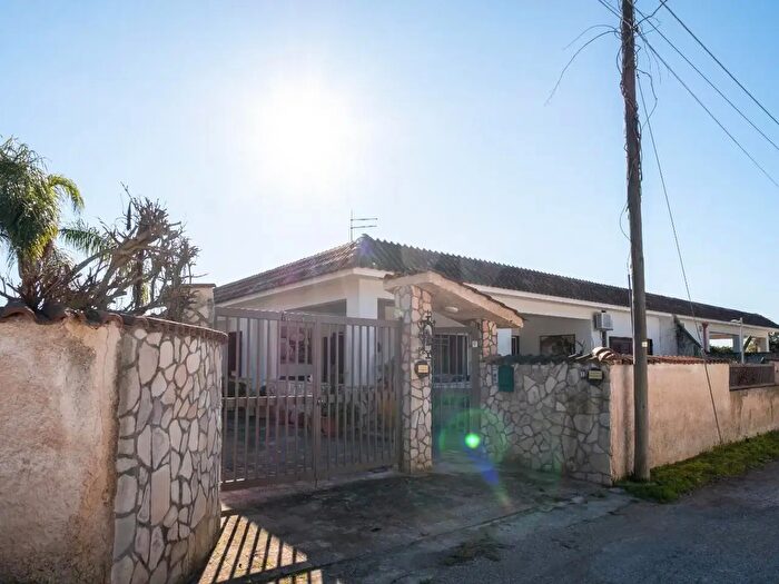 Casa con 5 locali in vendita in Iale dei Tosca, Pulsano