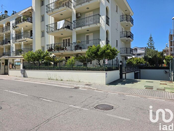 Appartamento con 7 locali in vendita in Via Monti della Laga, San Benedetto Del Tronto