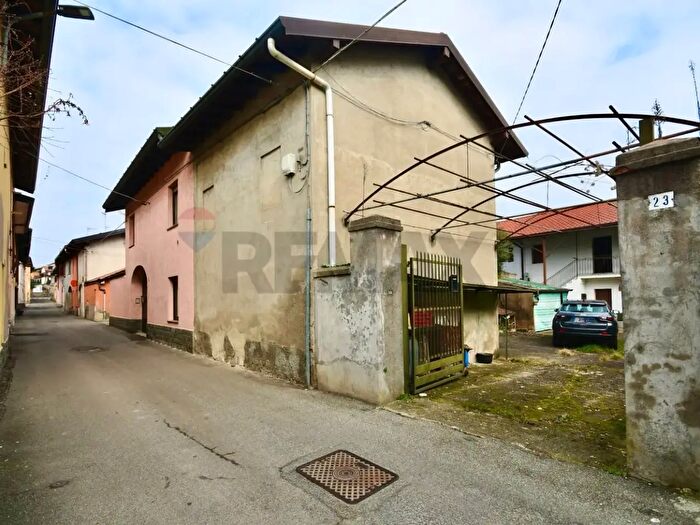 Casa trilocale in vendita in Via S Giuseppe, Cardano Al Campo