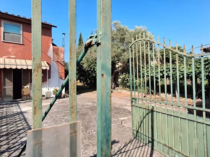 Casa con 10 locali in vendita in San Giuliano Terme