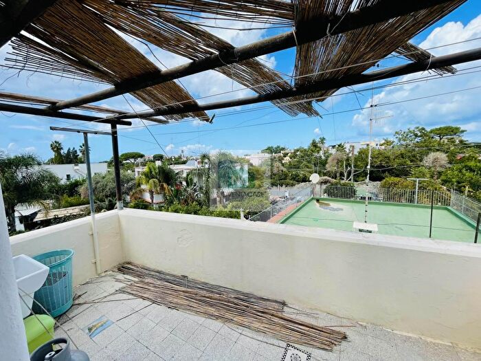 Appartamento quadrilocale in vendita in Via Gaetano Morgera, Forio