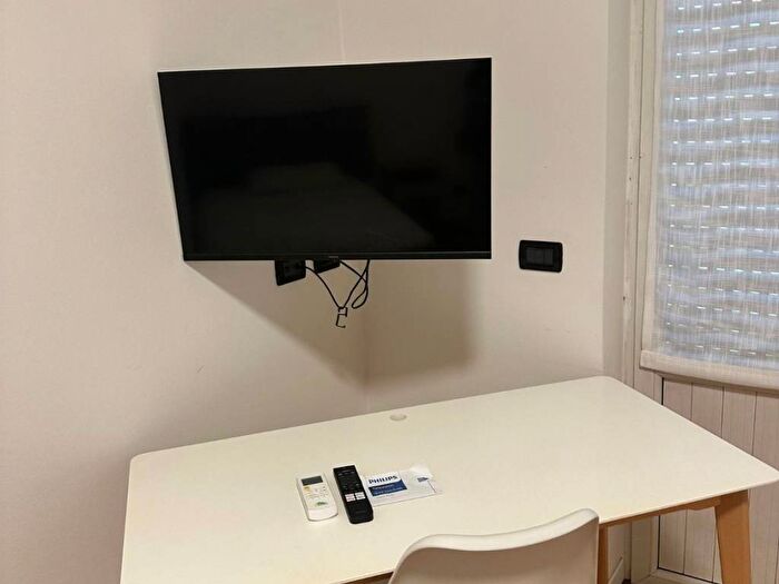 Appartamento quadrilocale in affitto in Viale Gian Galeazzo, Ticinese, Milano