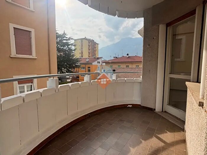 Appartamento quadrilocale in vendita in Via Vittorio Veneto, Rovereto