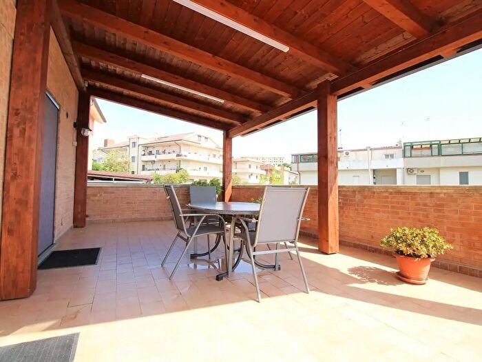 Appartamento quadrilocale in vendita in Via Leonardo da Vinci, Satriano