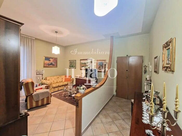 Appartamento con 5 locali in vendita in a Felice Cavallotti, Signa