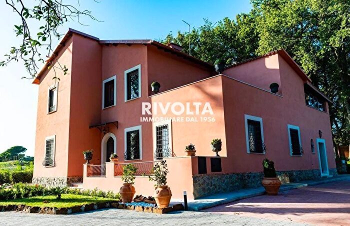 Casa con 7 locali in vendita in Via della Merluzza, Roma