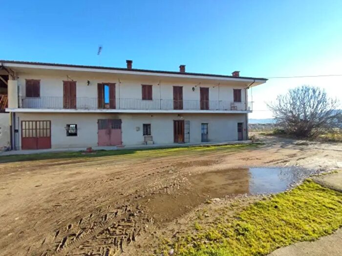 Casa con 5 locali in vendita in Via SantIlario, Revello