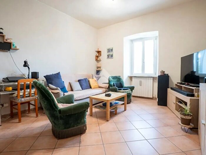 Appartamento trilocale in vendita in Via Roma, Sant'Angelo Romano