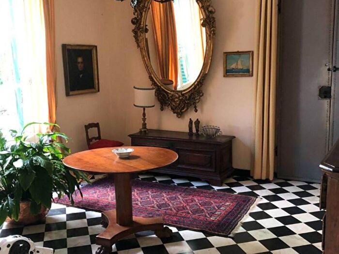 Appartamento con 5 locali in affitto in Via Benedetto Cairoli, Maddalena, Genova