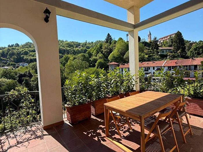 Casa trilocale in affitto in Via Verbano, Arona