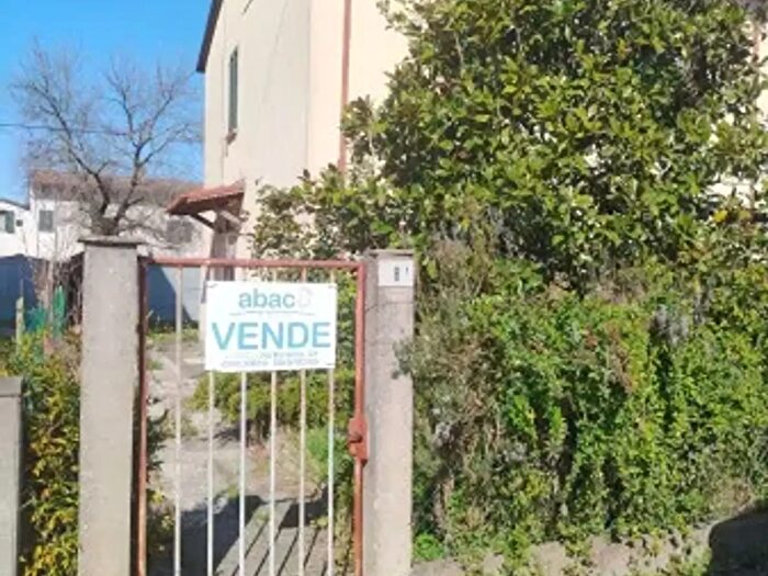 Appartamento trilocale in vendita in Via Nullo Baldini, Lugo