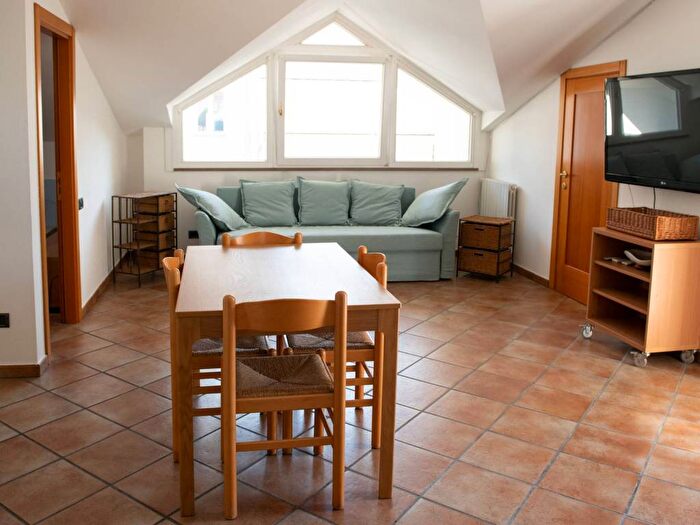 Casa trilocale in affitto in Viale Milano, Mare, Cervia