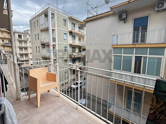 Appartamento con 8 locali in vendita in Via Salso, Siracusa