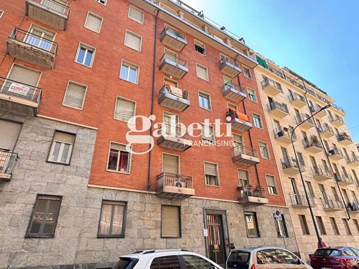Appartamento trilocale in vendita in Via Boston, Torino