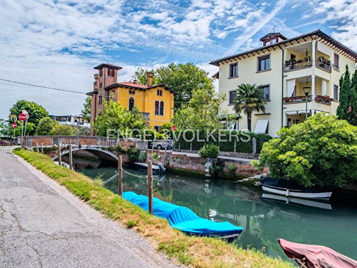 Appartamento con 5 locali in affitto in Via San Giovanni d'Acri, Lido di Venezia, Venezia