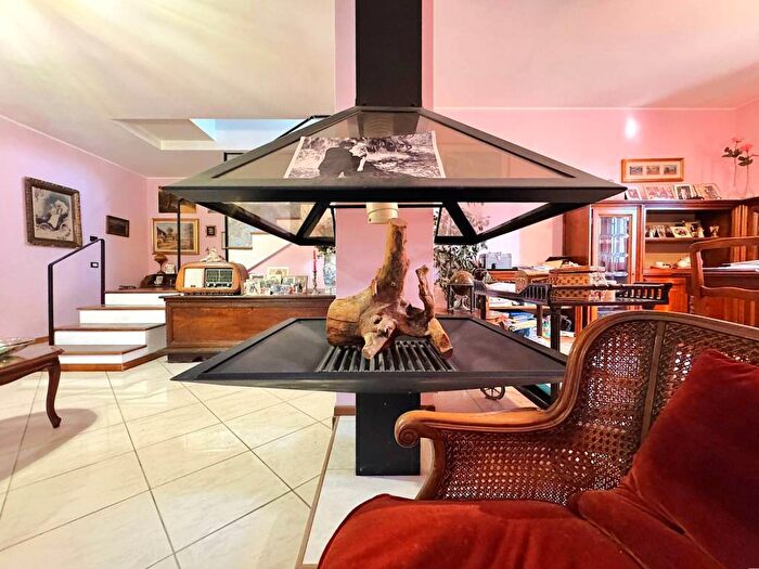 Casa quadrilocale in vendita in Via Grazia Deledda, Carpaneto Piacentino