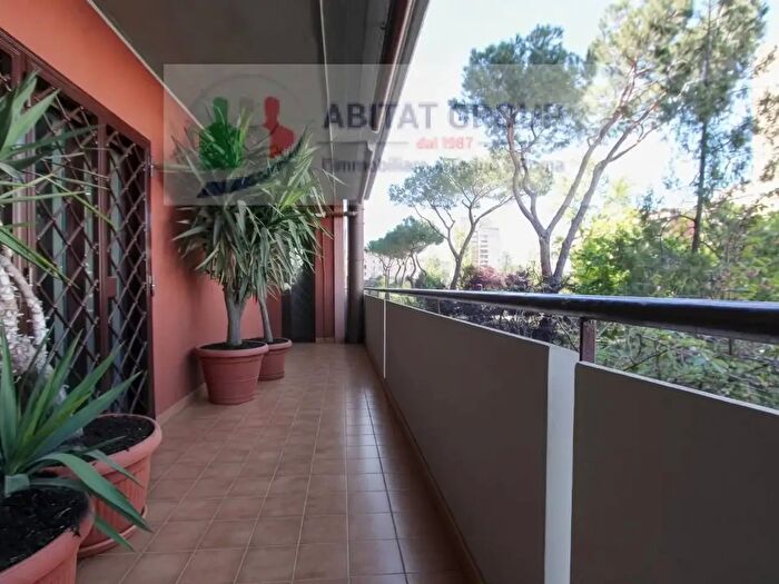 Appartamento con 5 locali in affitto in Via Virgilio Talli, Roma