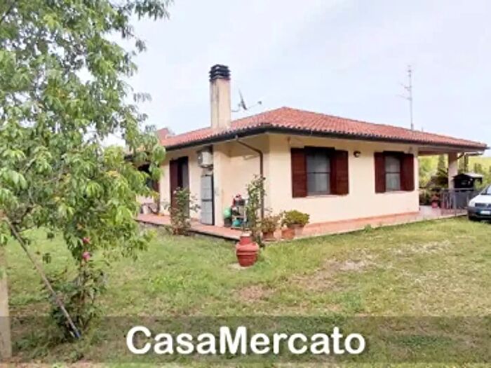 Casa con 6 locali in vendita in Via del Campo Grande, Velletri