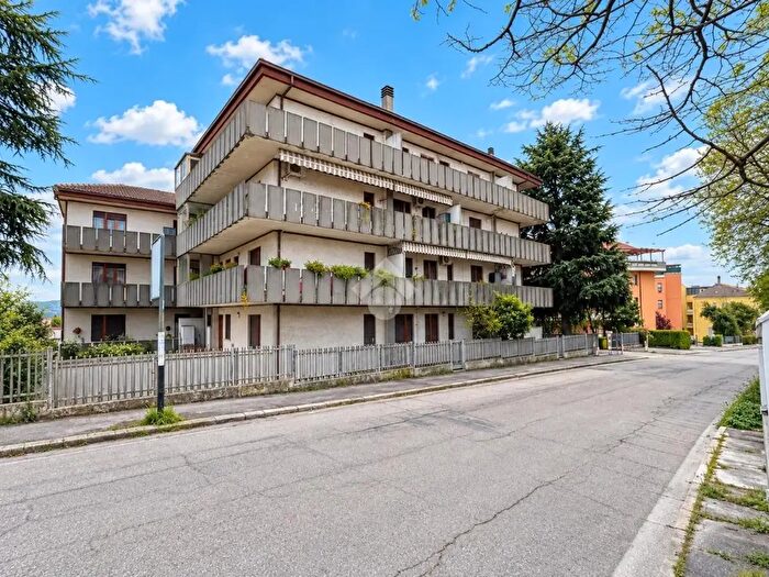 Appartamento trilocale in vendita in Via dei Frentani, Chieti