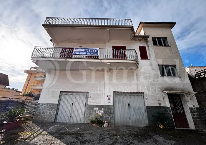 Casa con 8 locali in vendita in Via Tenente Alfonso Farina, Pellezzano