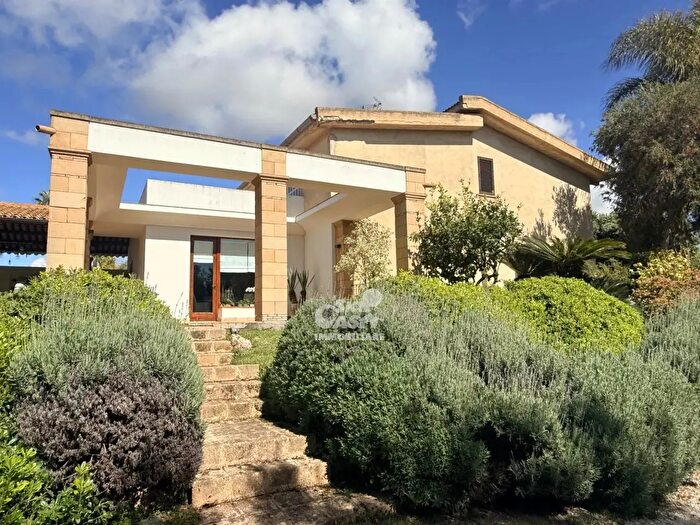Casa con 6 locali in vendita in Marsala