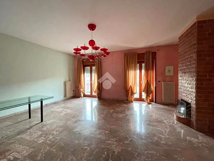 Appartamento quadrilocale in affitto in Via Monte Santo, Cosenza