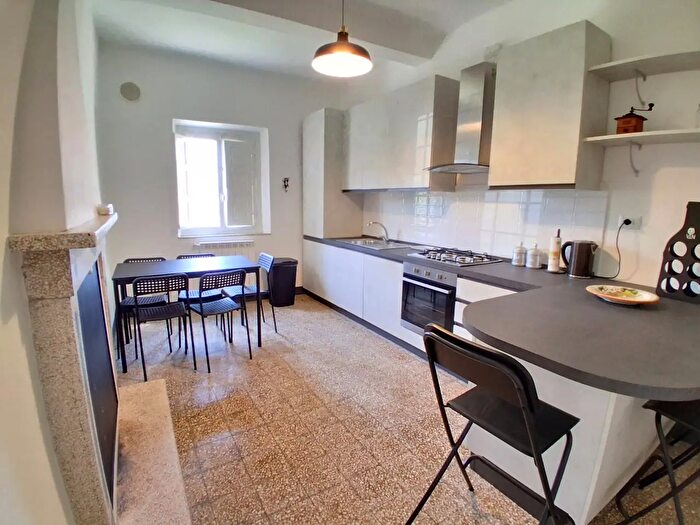 Casa quadrilocale in vendita in Via della Bordogna, Lucca