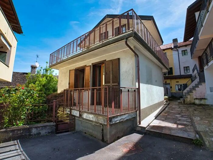 Casa con 9 locali in vendita in Bagnolini, Villadossola