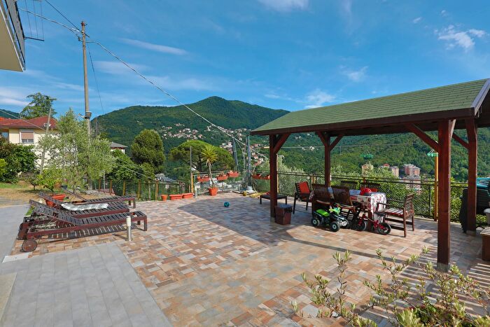 Appartamento con 6 locali in vendita in Via Giovanni Trossarelli d, Genova