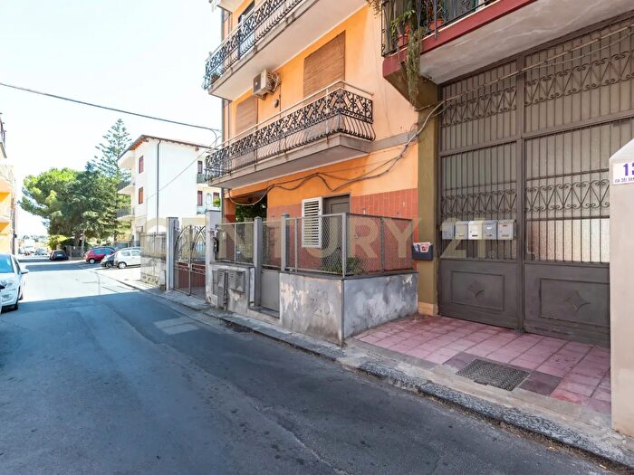 Appartamento quadrilocale in affitto in Via dei Sanguinelli, Catania