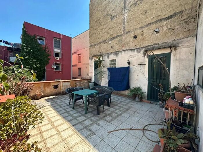 Appartamento quadrilocale in vendita in Via Annibale De Gasperis, Napoli