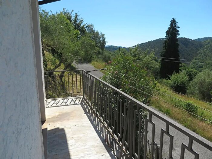 Casa quadrilocale in vendita in Via Croce, Borghetto Di Vara